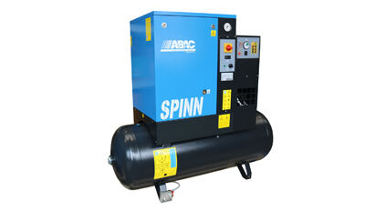 Maschine mit Tank und Trockner